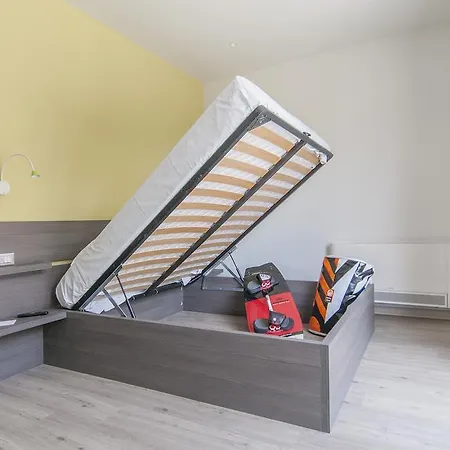 Campione Del Garda Surf House Vandrarhem