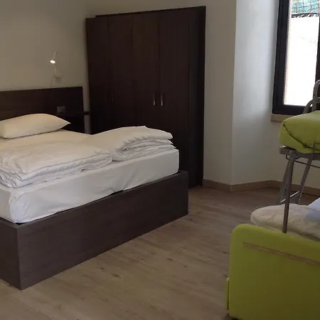 Campione Del Garda Surf House Ostello Pieve (Lombardy)